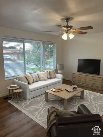 1384 S Melanie Ln, Syracuse, UT 84075 - Image #3