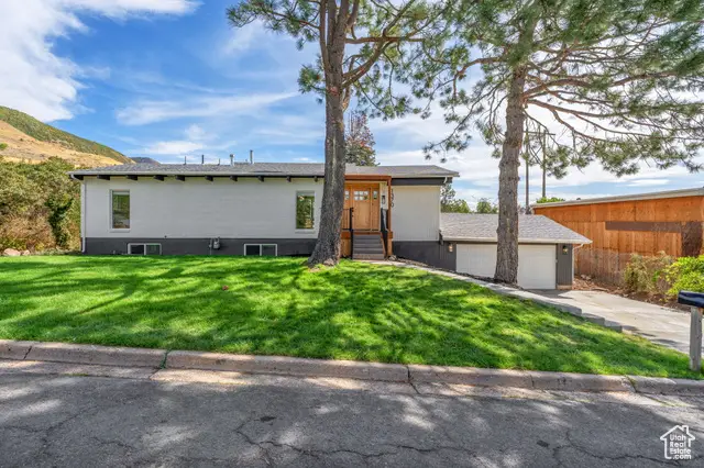 1370 E Oakmont Ln, Fruit Heights, UT 84037 - Image #2