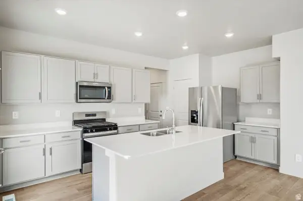 3452 N Gina St #1208, Eagle Mountain, UT 84005