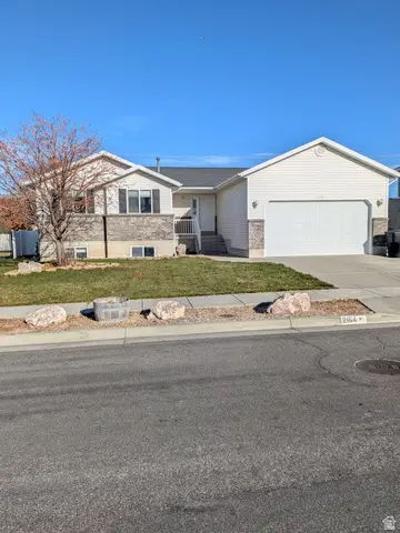 2164 W 2265 N, Clinton, UT 84015