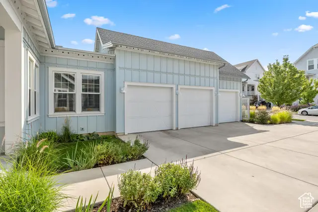 10703 S Beach Comber Way W, South Jordan, UT 84009 - Image #2