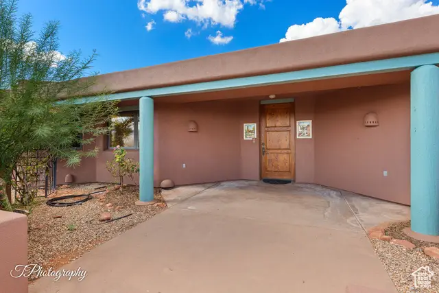 1215 N Tuweap Dr, Ivins, UT 84738 - Image #2