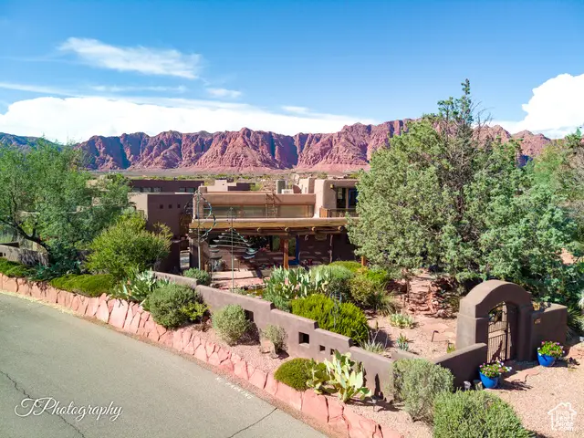 888 N Coyote Gulch Ct, Ivins, UT 84738 - Image #1