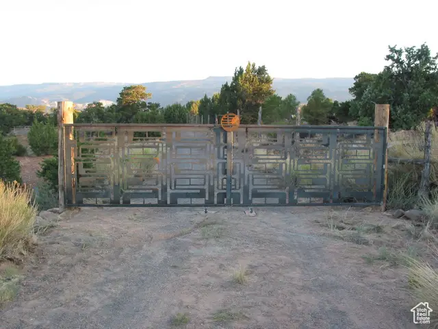 405 W 1000 N, Torrey, UT 84775 - Image #2