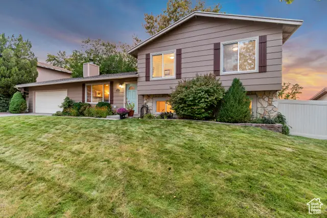 8638 S Piper Ln E, Sandy, UT 84093 - Image #2