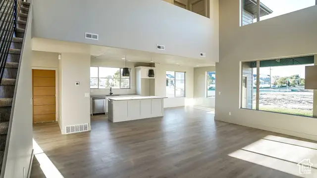 992 W 1910 S, Syracuse, UT 84075 - Image #2