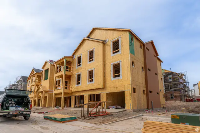 855 N Pugh Ln #N201, Saratoga Springs, UT 84045 - Image #2
