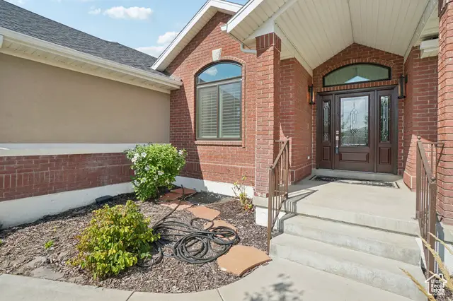 2414 Chapel Rim Cir, South Jordan, UT 84095 - Image #3