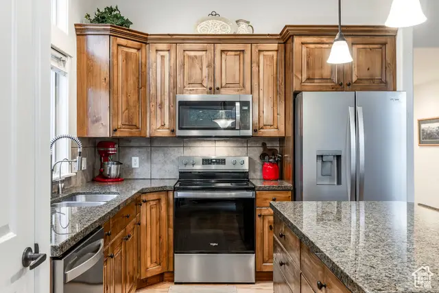 1393 E Hickory Ln S, Murray, UT 84121 - Image #3