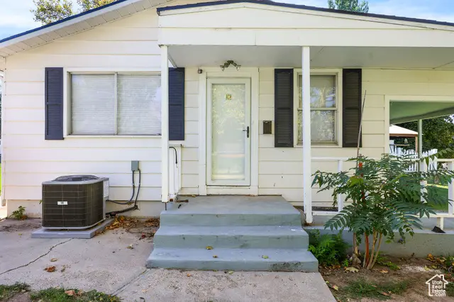 3813 Grandview Dr, Ogden, UT 84403 - Image #2