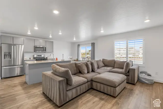 878 E Lubber Ln, Saratoga Springs, UT 84045 - Image #1