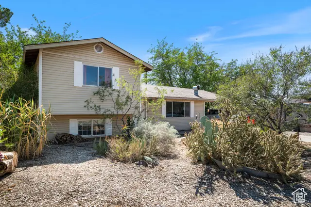 386 E Urie North Dr N, Washington, UT 84780 - Image #2