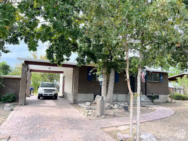 4470 S Summerwood St, Taylorsville, UT 84123 - Image #2