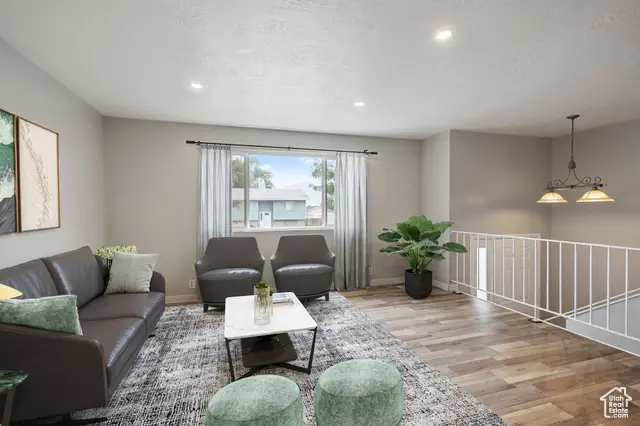 5968 S Country Hills Dr Dr W, Taylorsville, UT 84129 - Image #2