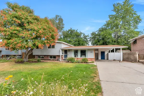 2129 E Villaire Ave S, Cottonwood Heights, UT 84121