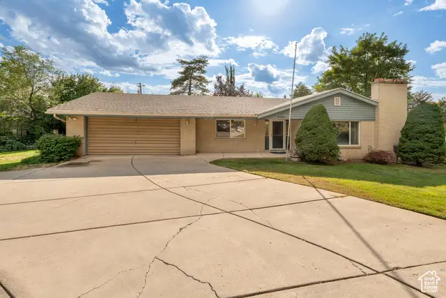 4380 S Wander Ln, Holladay, UT 84124 - Image #1