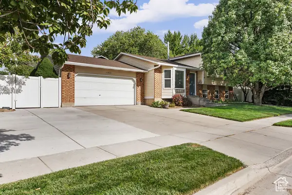 11077 S Hawkwood Dr, Sandy, UT 84094