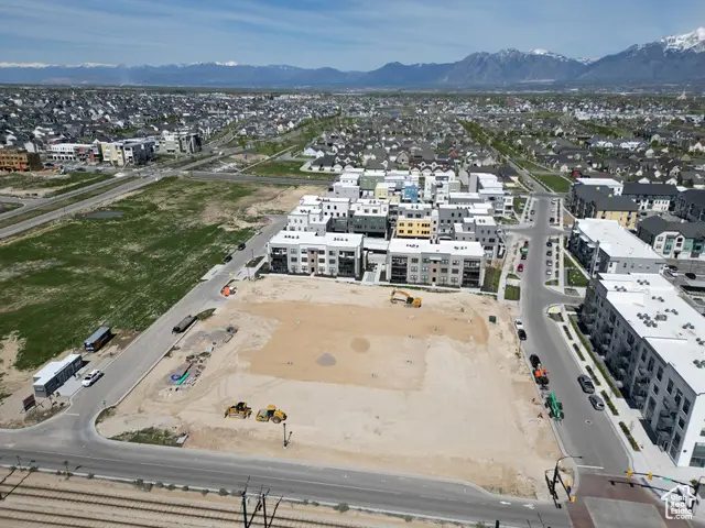 5263 W Reventon Rd S #404, South Jordan, UT 84009 - Image #3