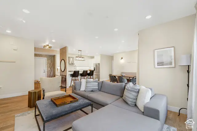 2240 E Laney Ave S #302, Holladay, UT 84117 - Image #3