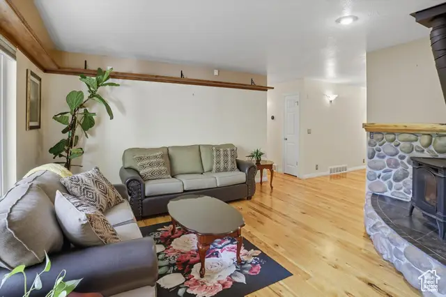 1427 E Sheridan Dr, Ogden, UT 84404 - Image #3