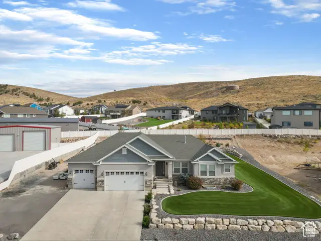 2259 E Horizon Dr, Eagle Mountain, UT 84005 - Image #2