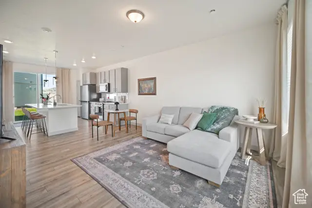 172 E Stroll Ave, Saratoga Springs, UT 84045 - Image #3