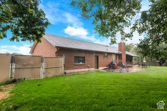 580 N Allanwood Pl, Layton, UT 84040 - Image #3