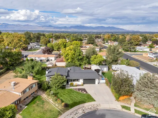 8550 S Clairmont Cir E, Sandy, UT 84070 - Image #3