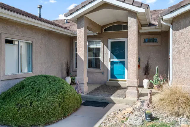 2201 S San Carlos Ct, Saint George, UT 84790 - Image #2