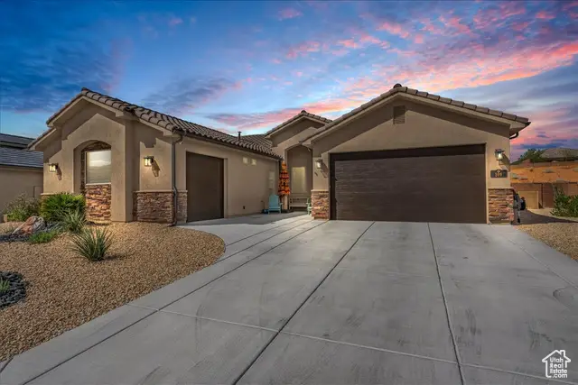 599 N Sandy Talus Dr, Washington, UT 84780 - Image #2