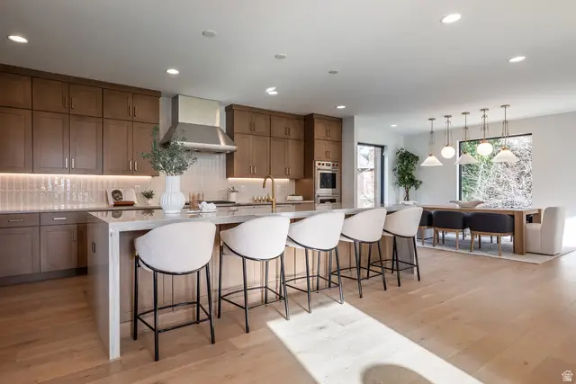 4455 S Holladay Park Ln E, Holladay, UT 84124 - Image #1