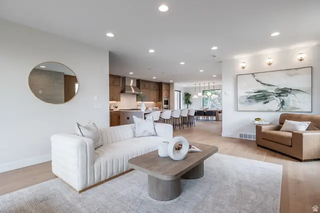 4455 S Holladay Park Ln E, Holladay, UT 84124 - Image #3