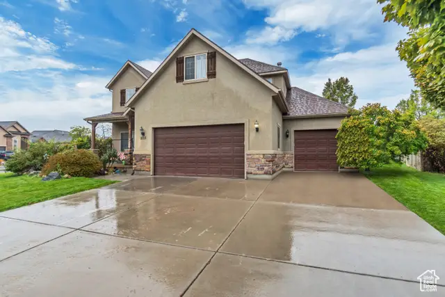 8715 N Clubhouse Ln, Eagle Mountain, UT 84005 - Image #2