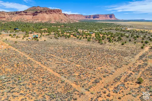8640 E Serenity Rd, Kanab, UT 84741