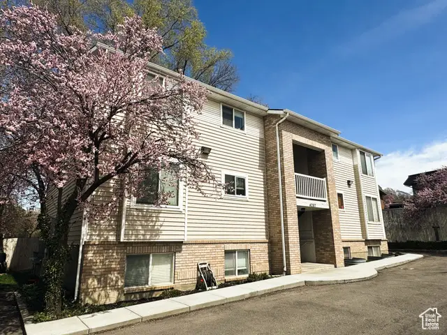 4097 S Highland Dr E #3A, Holladay, UT 84124 - Image #1
