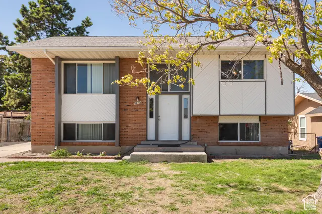 4270 S Whipoorwhil St, West Valley City, UT 84120 - Image #1