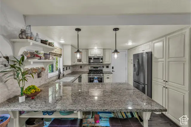 254 N Hillside Dr, Toquerville, UT 84774 - Image #1