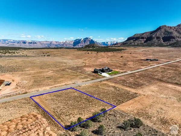 17 Daybreak Mesa Dr #17, Apple Valley, UT 84737