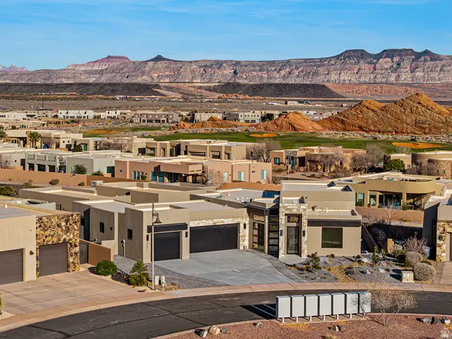 3257 S Drifting Dunes Ln, Hurricane, UT 84737 - #3