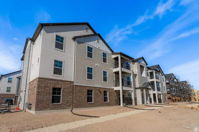 882 N Coulsen Dr #J102, Saratoga Springs, UT 84045 - Image #1