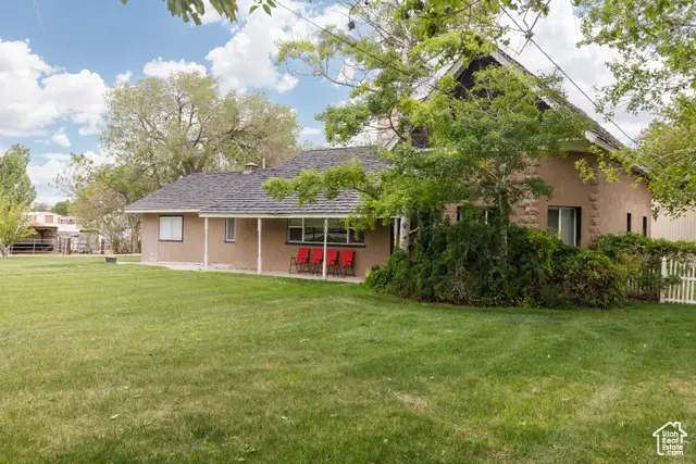 295 S State St, Ferron, UT 84523 - Image #2