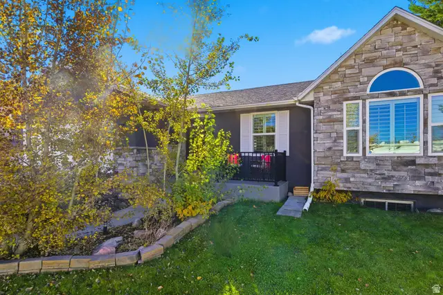 2338 Country Oaks Dr, Layton, UT 84040 - Image #2