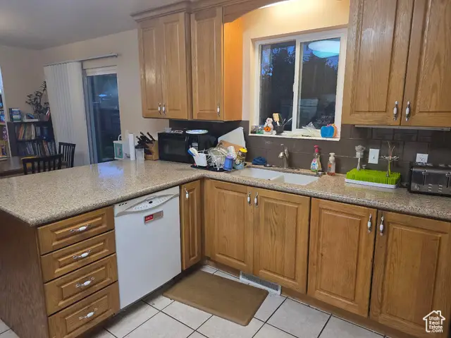 662 E Floyd Dr, Sandy, UT 84070 - Image #3