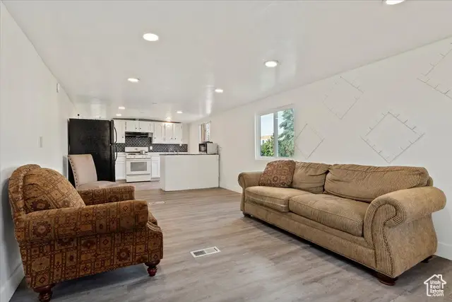 8950 S Reliance Dr, Sandy, UT 84070 - Image #3