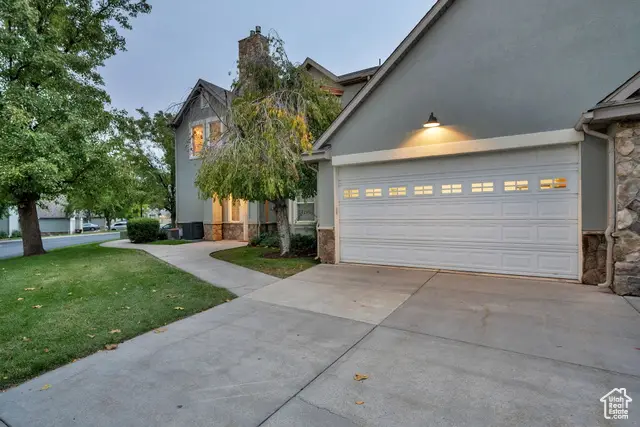 967 S Courtyard Ln E, Centerville, UT 84014 - Image #2