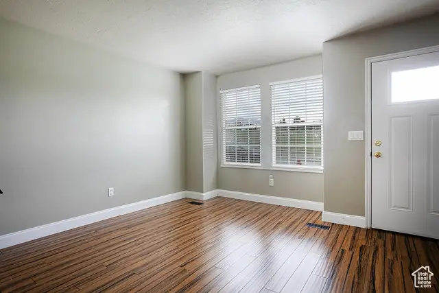 6761 S High Bluff Dr W, West Jordan, UT 84084 - Image #2