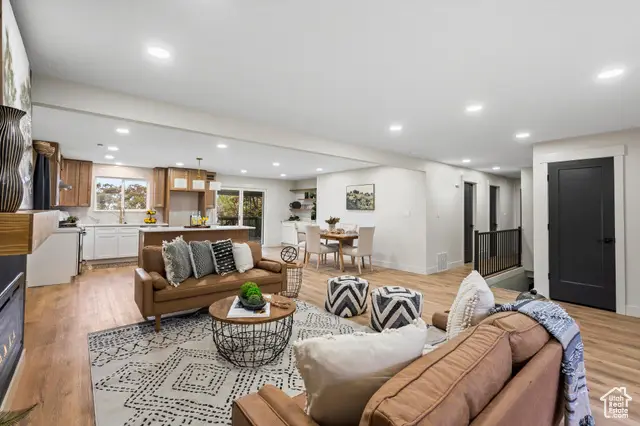 747 Woodridge Dr, Layton, UT 84040 - Image #2