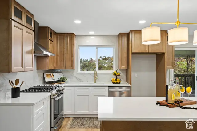 747 Woodridge Dr, Layton, UT 84040 - Image #3