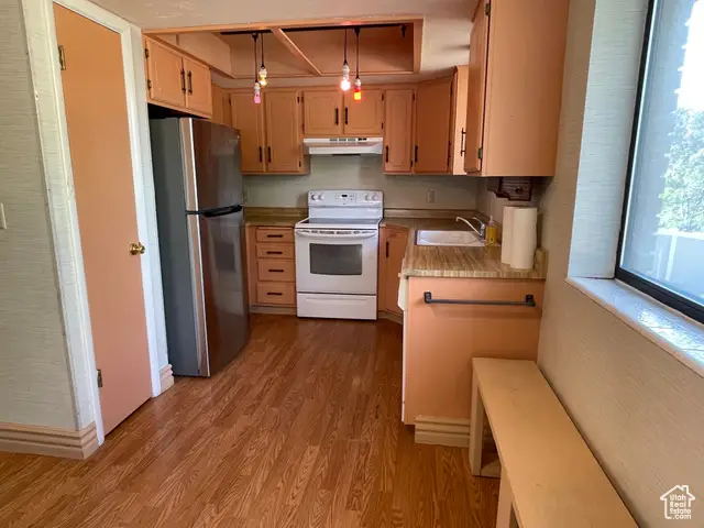 2099 E Worchester Dr S, Cottonwood Heights, UT 84121 - Image #3