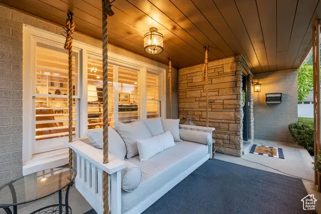 5766 S Beaumont Dr, Holladay, UT 84121 - Image #2